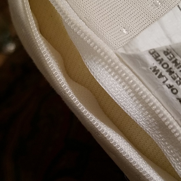 Pillow - Picture 7 of 7